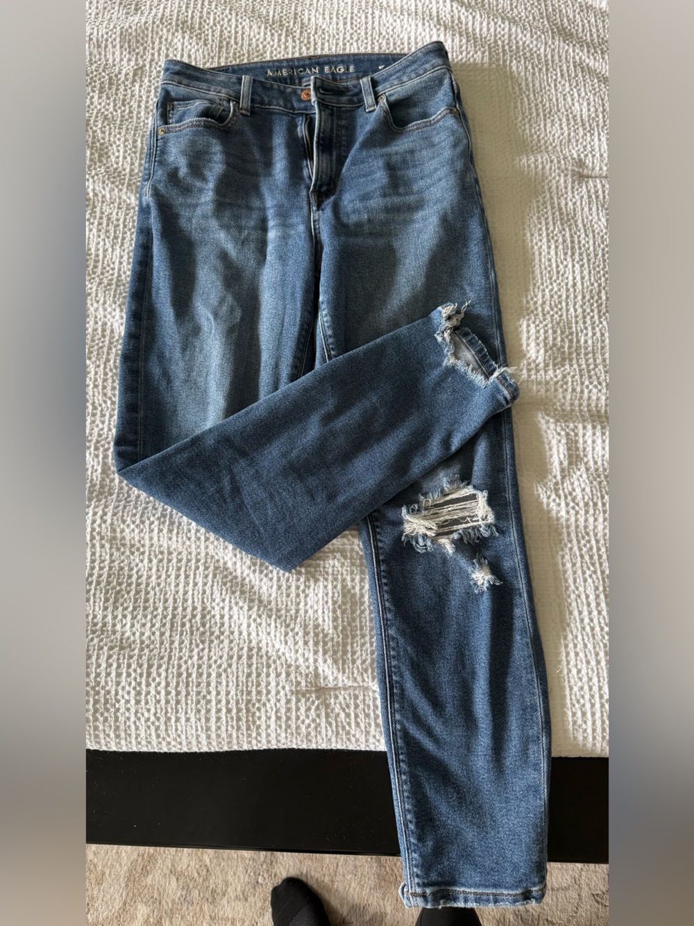 American Eagle High-Rise Distressed Blue Jeans